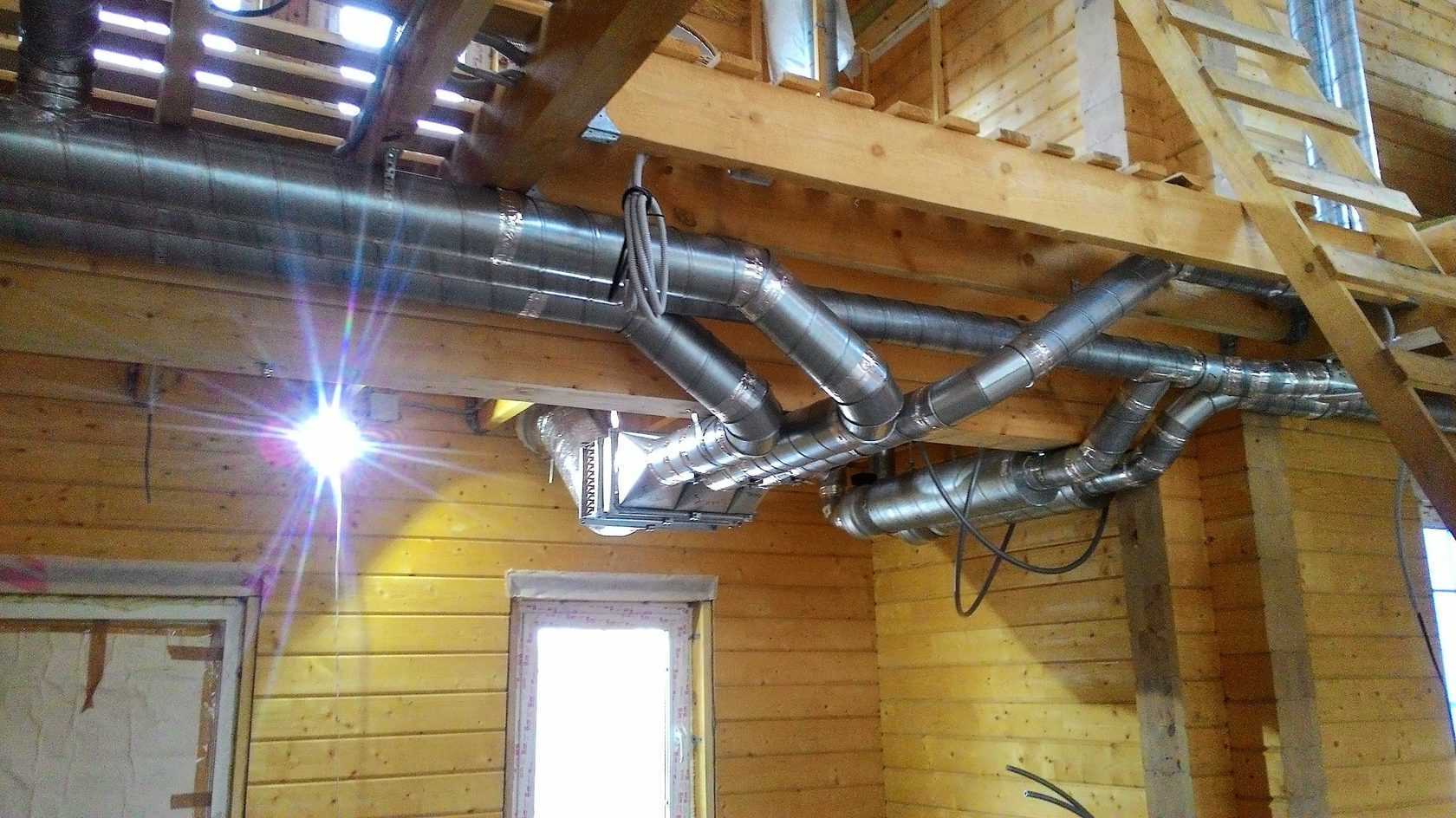 Как правильно сделать вентиляцию в деревянном доме?
