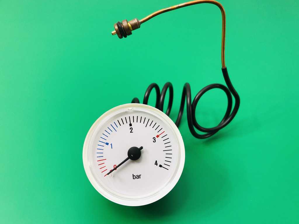 Манометры для измерения давления воды – устройство, виды и отличия от манометров для воздуха